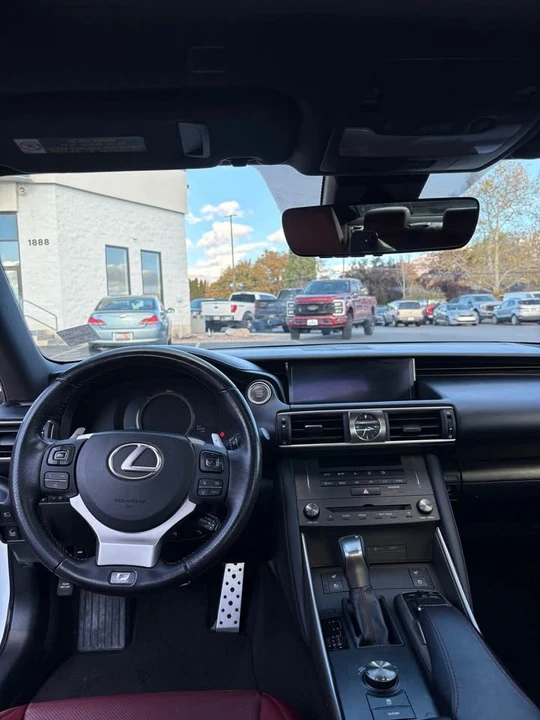 2019 Lexus IS 3rd Gen - Image 4 of 5