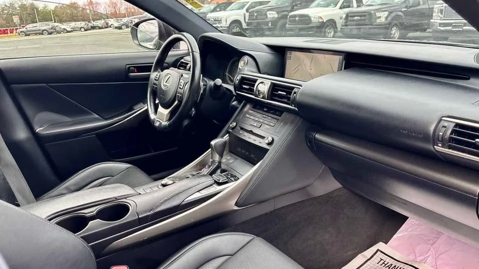 2019 Lexus IS 3rd Gen - Image 10 of 11