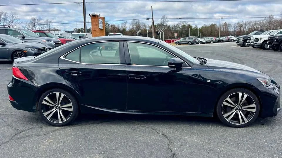 2019 Lexus IS 3rd Gen - Image 4 of 11