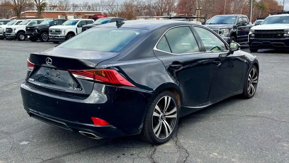 2019 Lexus IS 3rd Gen - Image 6 of 11