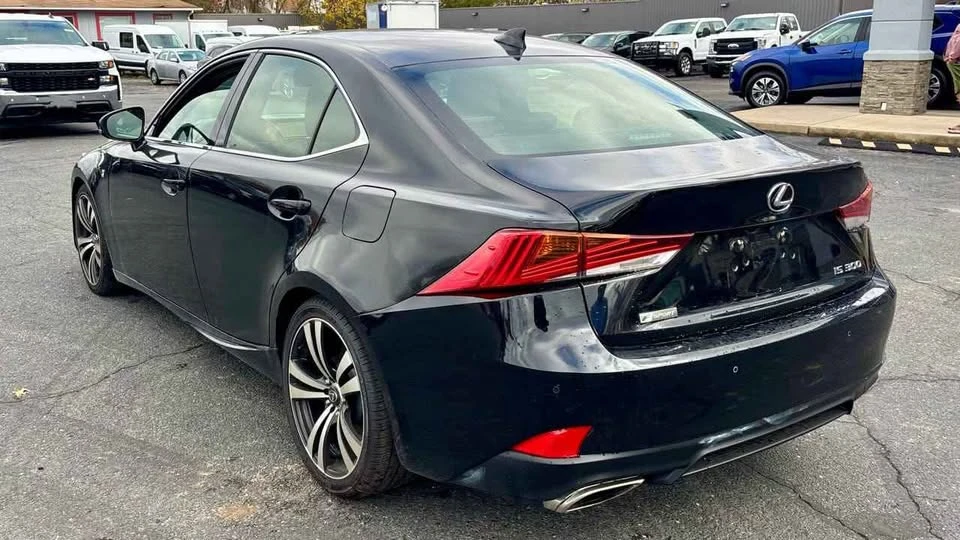 2019 Lexus IS 3rd Gen - Image 5 of 11