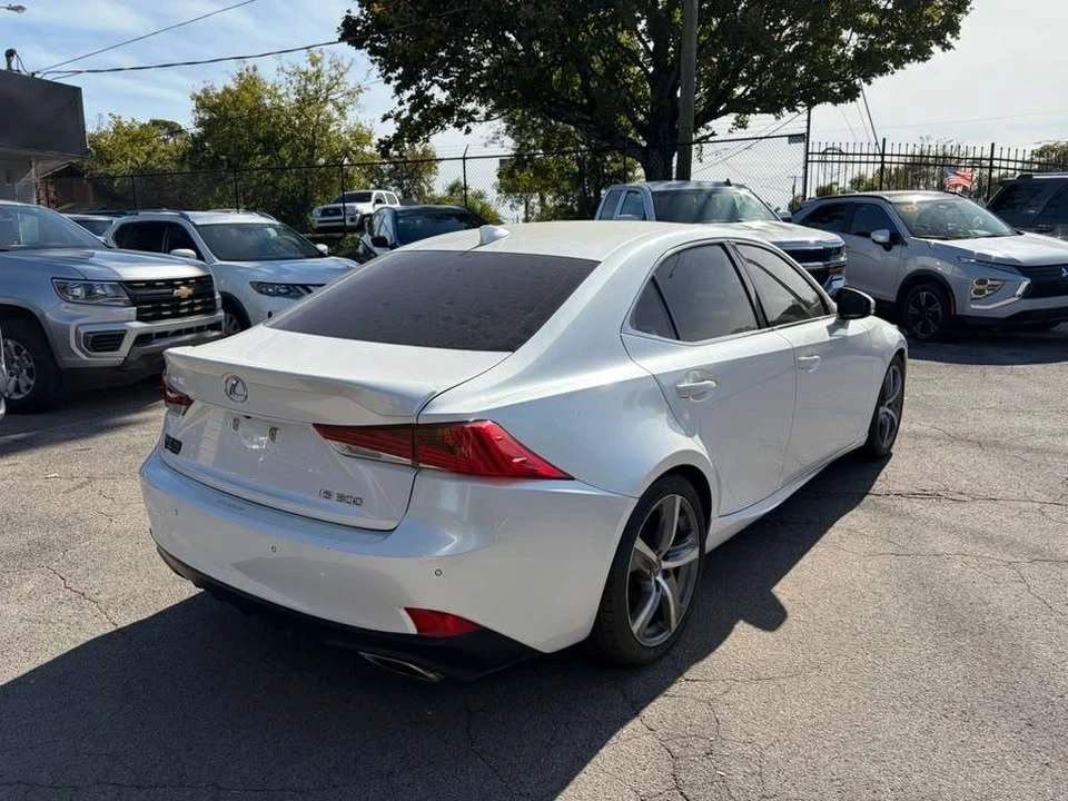 2019 Lexus IS 3rd Gen - Image 5 of 13