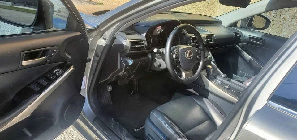 2019 Lexus IS 3rd Gen - Image 12 of 19