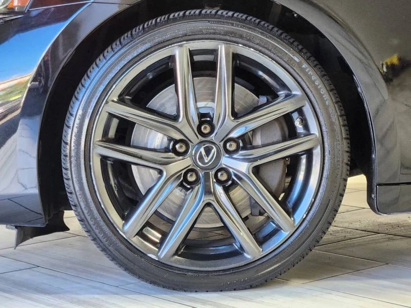 2019 Lexus IS 3rd Gen - Image 10 of 12