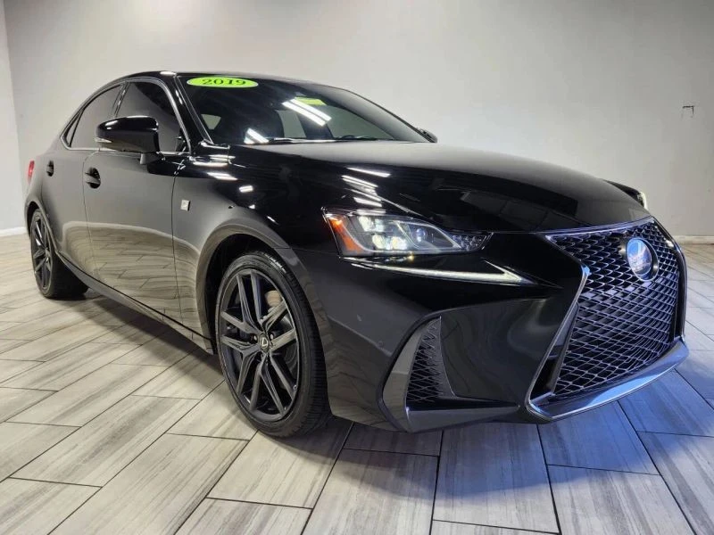 2019 Lexus IS 3rd Gen - Image 8 of 12