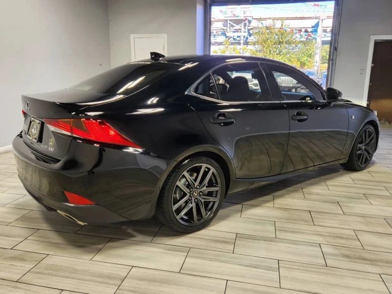 2019 Lexus IS 3rd Gen - Image 5 of 12