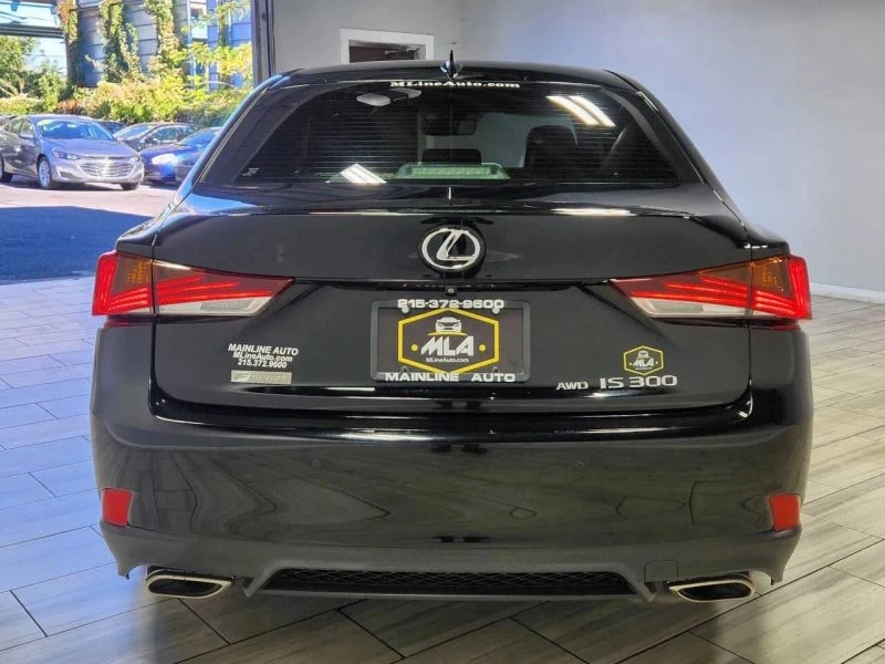 2019 Lexus IS 3rd Gen - Image 4 of 12