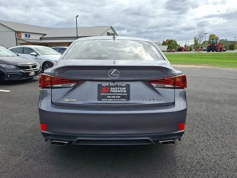 2019 Lexus IS 3rd Gen - Image 5 of 12