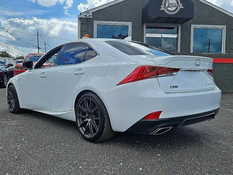 2019 Lexus IS 3rd Gen - Image 5 of 12