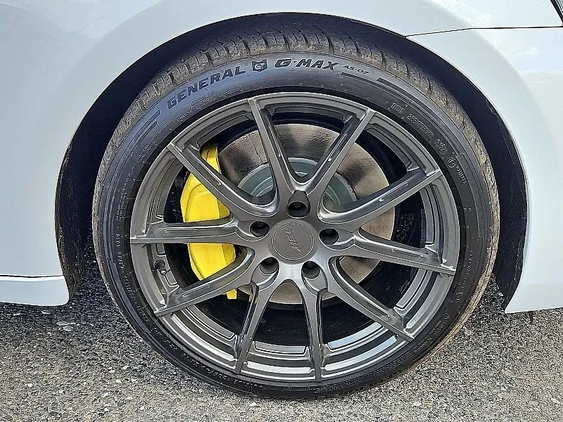 2019 Lexus IS 3rd Gen - Image 9 of 12