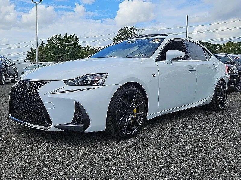 2019 Lexus IS 3rd Gen - Image 4 of 12