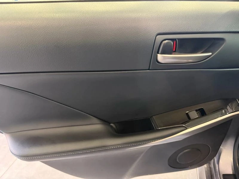 2019 Lexus IS 3rd Gen - Image 9 of 12