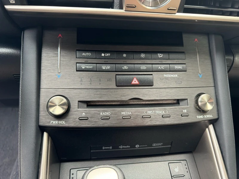 2019 Lexus IS 3rd Gen - Image 11 of 21