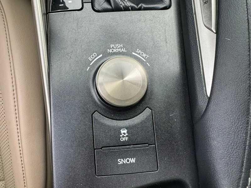 2019 Lexus IS 3rd Gen - Image 15 of 21