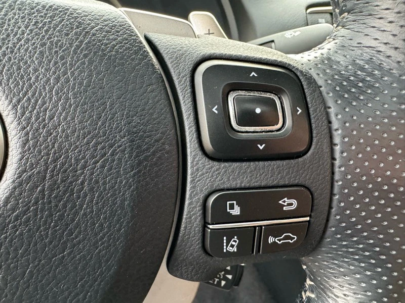 2019 Lexus IS 3rd Gen - Image 17 of 21