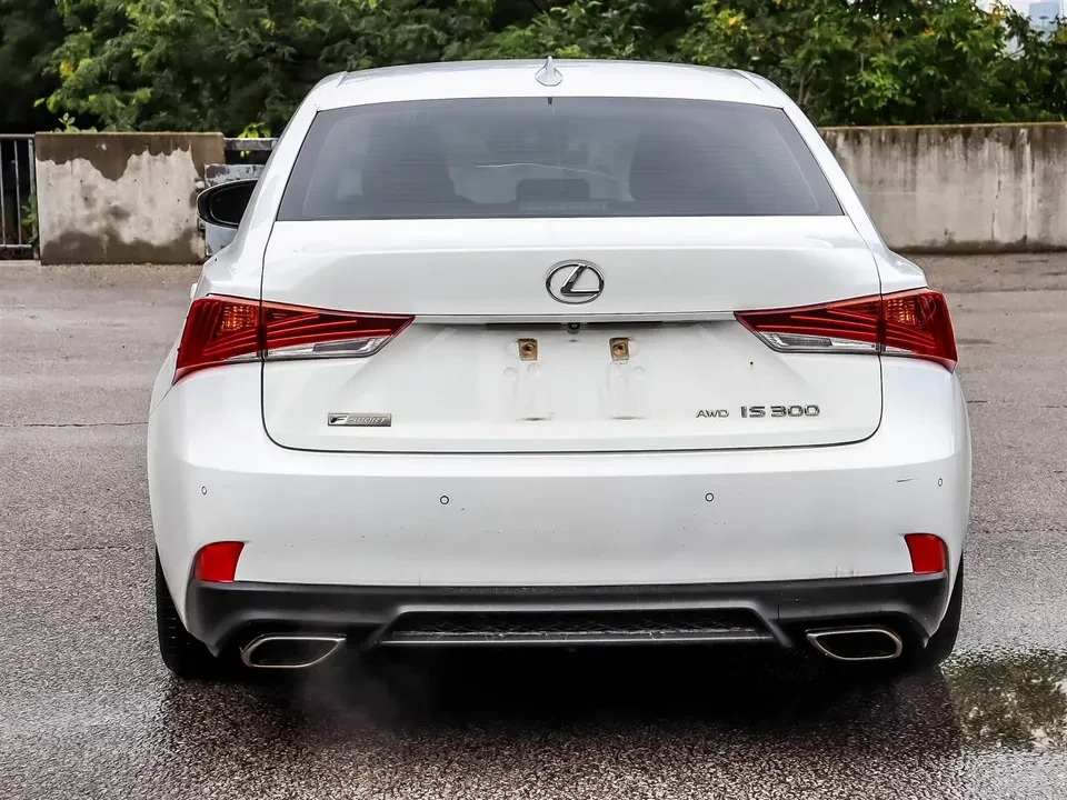 2019 Lexus IS 3rd Gen - Image 4 of 13