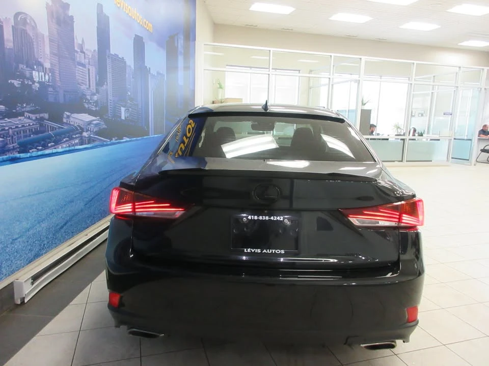 2019 Lexus IS 3rd Gen - Image 11 of 20