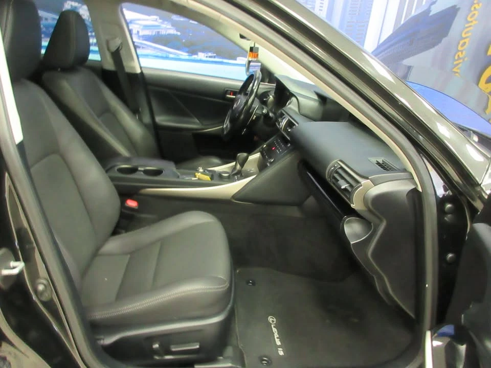 2019 Lexus IS 3rd Gen - Image 8 of 20