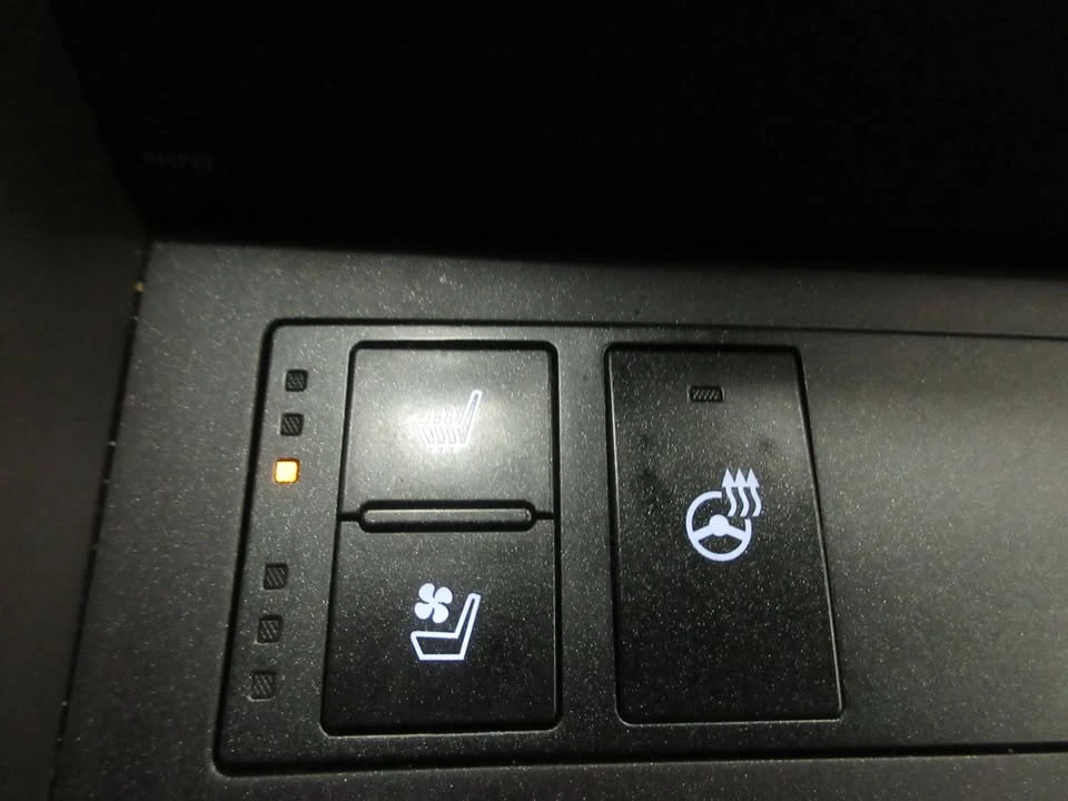 2019 Lexus IS 3rd Gen - Image 16 of 20