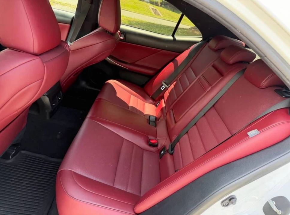 2019 Lexus IS 3rd Gen - Image 10 of 15