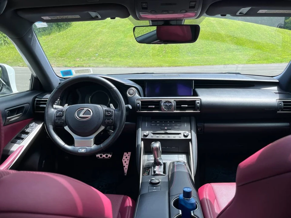 2019 Lexus IS 3rd Gen - Image 7 of 15