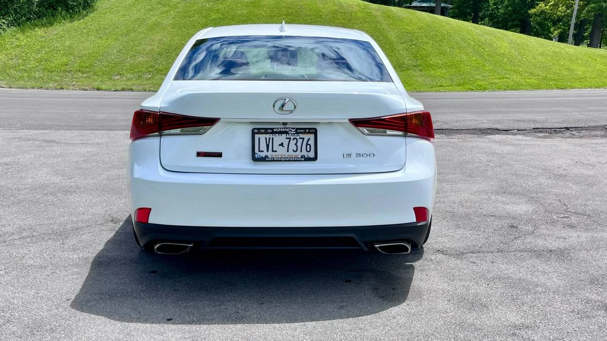 2019 Lexus IS 3rd Gen - Image 6 of 15