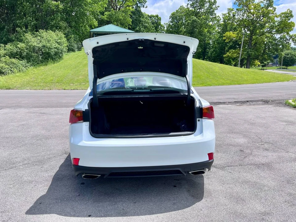 2019 Lexus IS 3rd Gen - Image 11 of 15