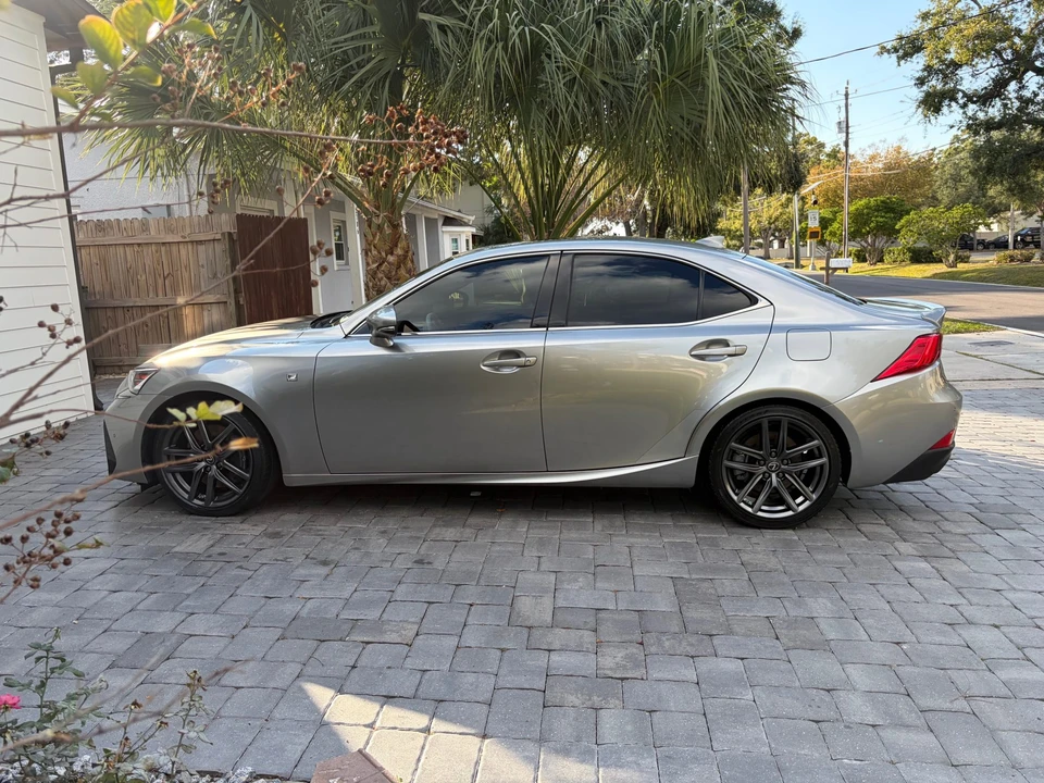 2019 Lexus IS 3rd Gen - Image 8 of 31