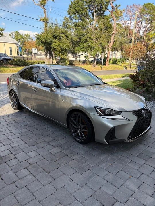 2019 Lexus IS 3rd Gen - Image 4 of 31