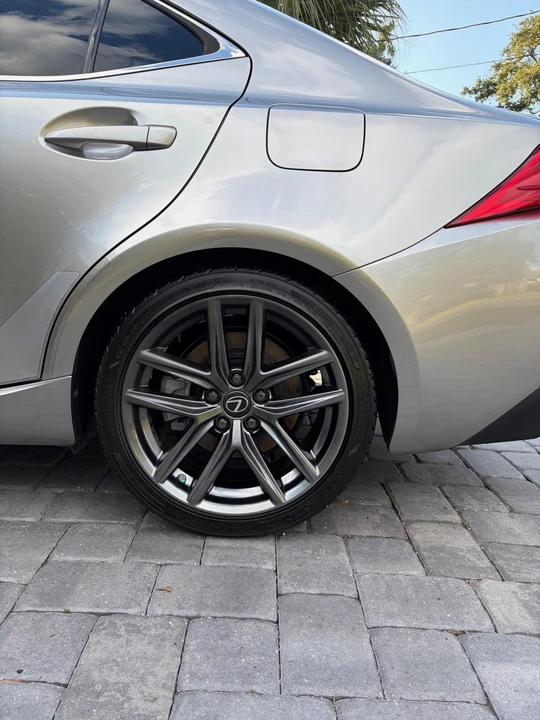 2019 Lexus IS 3rd Gen - Image 12 of 31