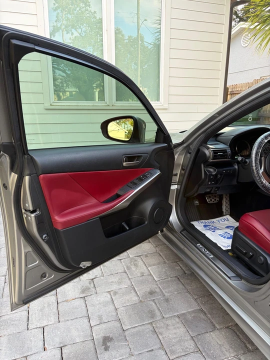 2019 Lexus IS 3rd Gen - Image 15 of 31