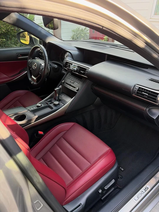 2019 Lexus IS 3rd Gen - Image 19 of 31
