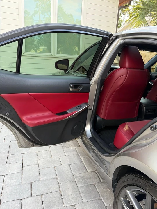2019 Lexus IS 3rd Gen - Image 26 of 31