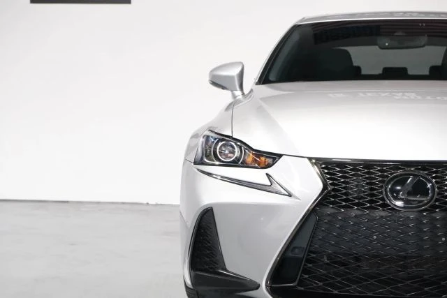 2019 Lexus IS 3rd Gen - Image 5 of 21