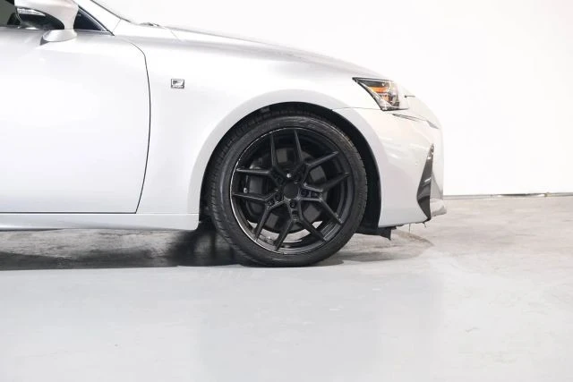 2019 Lexus IS 3rd Gen - Image 17 of 21