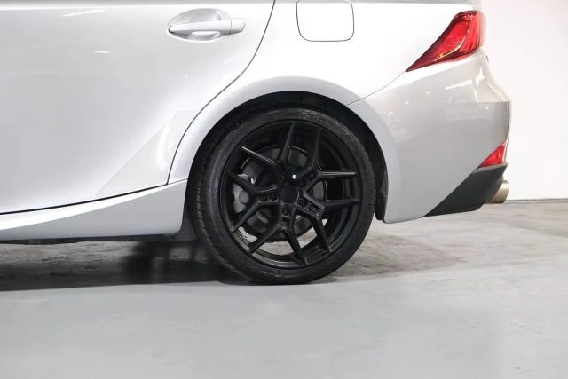 2019 Lexus IS 3rd Gen - Image 14 of 21