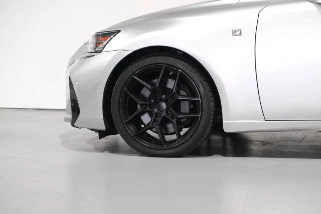 2019 Lexus IS 3rd Gen - Image 13 of 21