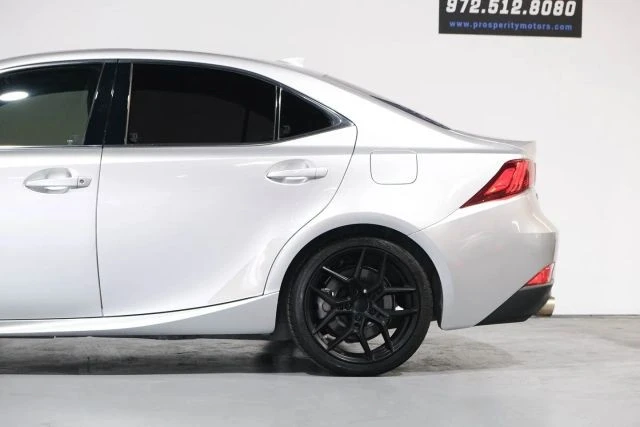 2019 Lexus IS 3rd Gen - Image 12 of 21