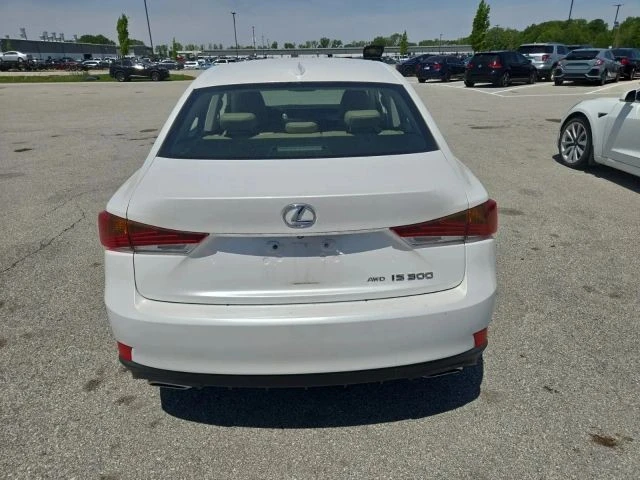 2019 Lexus IS 3rd Gen - Image 5 of 10