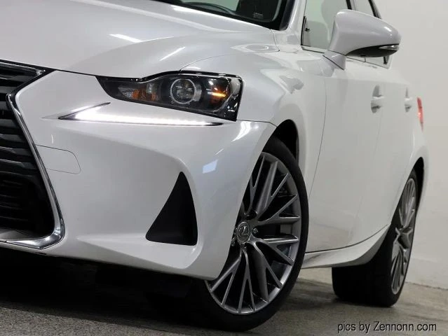 2019 Lexus IS 3rd Gen - Image 4 of 31