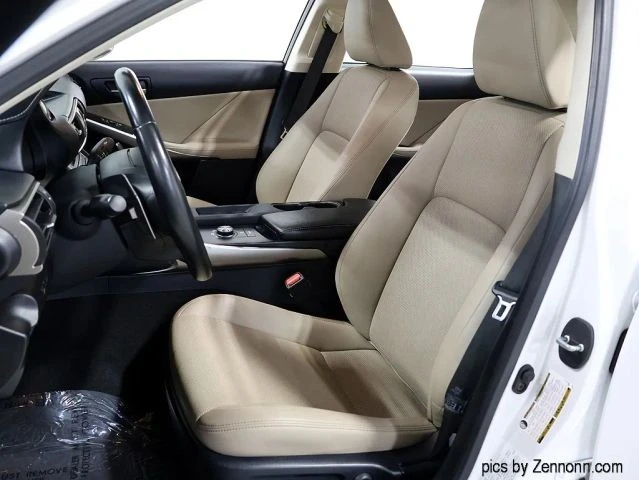 2019 Lexus IS 3rd Gen - Image 11 of 31