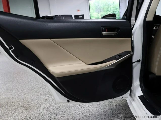 2019 Lexus IS 3rd Gen - Image 28 of 31