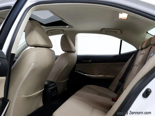 2019 Lexus IS 3rd Gen - Image 14 of 31
