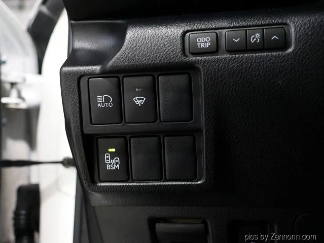 2019 Lexus IS 3rd Gen - Image 25 of 31