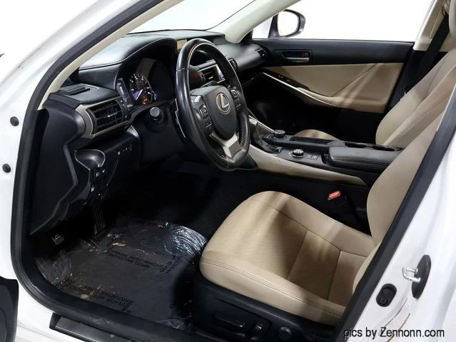 2019 Lexus IS 3rd Gen - Image 12 of 31