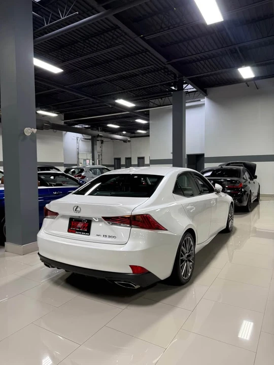 2019 Lexus IS 3rd Gen - Image 2 of 8