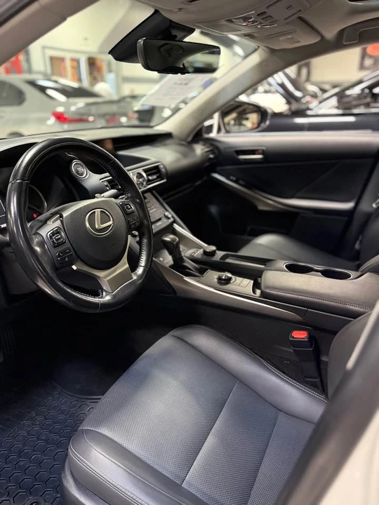 2019 Lexus IS 3rd Gen - Image 4 of 7