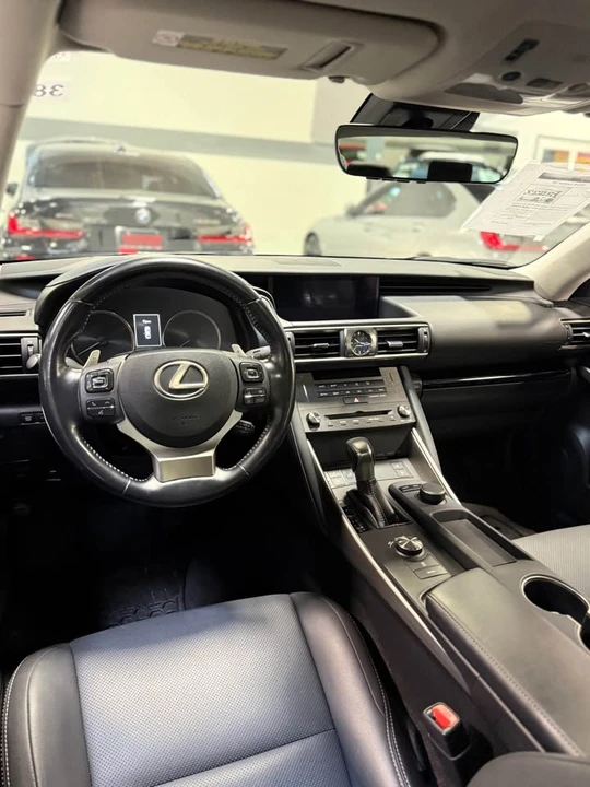 2019 Lexus IS 3rd Gen - Image 6 of 8