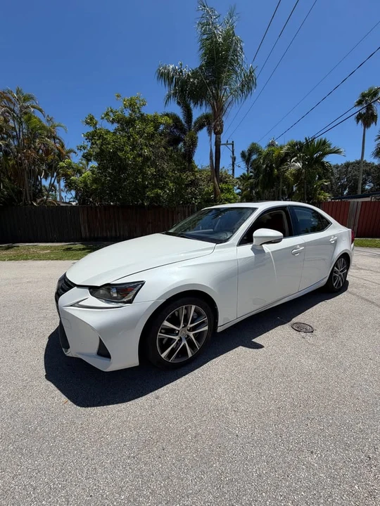 2019 Lexus IS 3rd Gen - Image 2 of 12