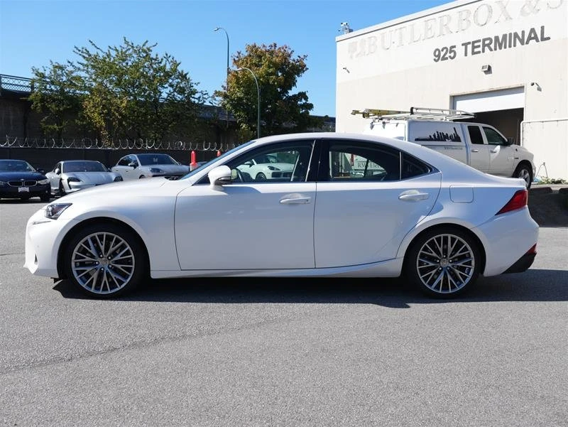 2019 Lexus IS 3rd Gen - Image 5 of 12
